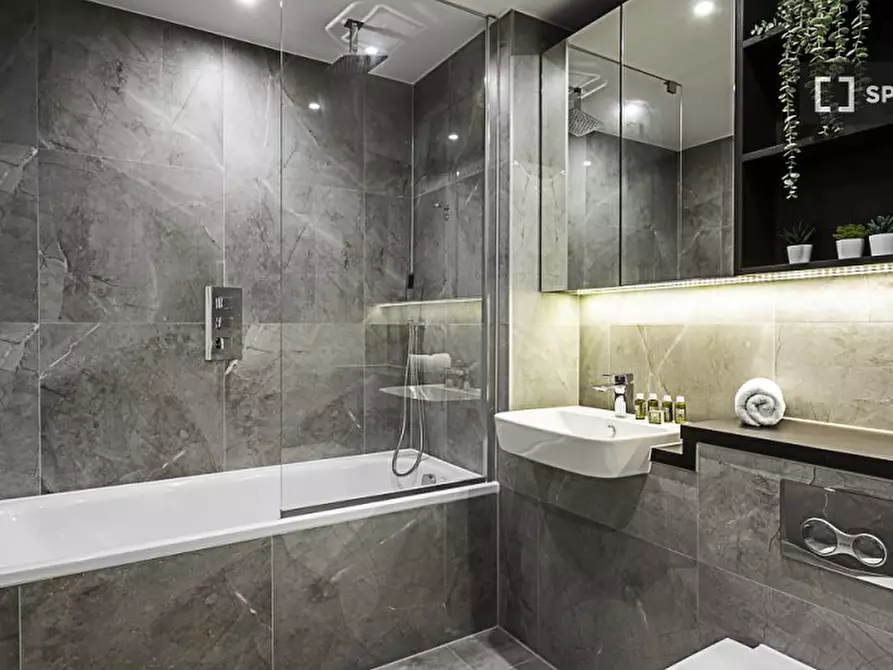 Immagine 4 di Appartamento in affitto  in Icon Tower a Ealing