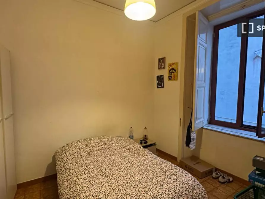 Immagine 1 di Camera condivisa in affitto  in Salita Pontecorvo a Napoli