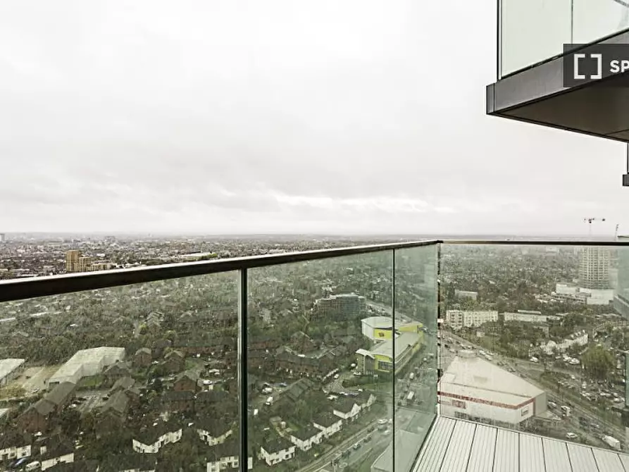 Immagine 13 di Appartamento in affitto  in Icon Tower a Ealing