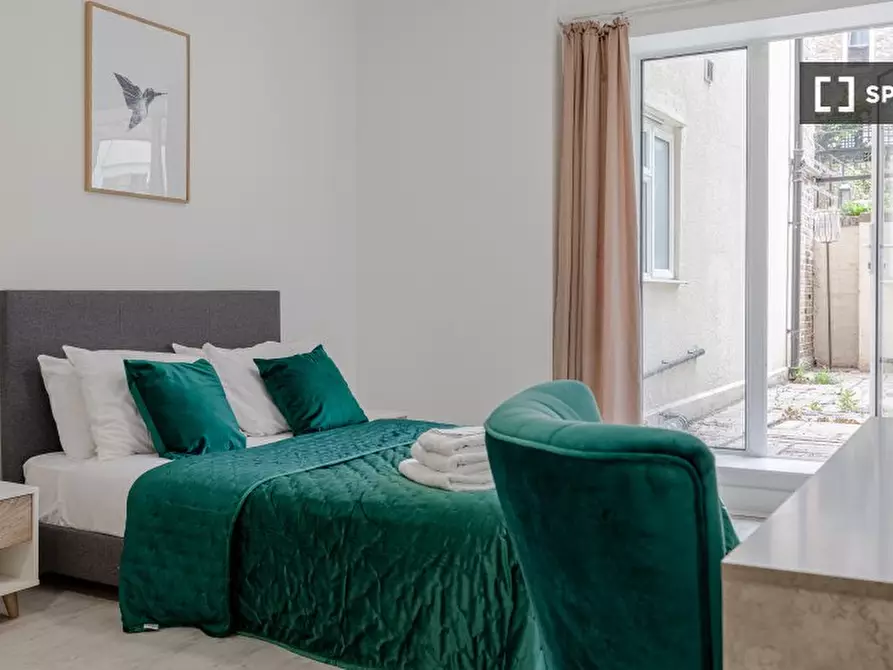 Immagine 15 di Appartamento in affitto  in Apartment a Kensington