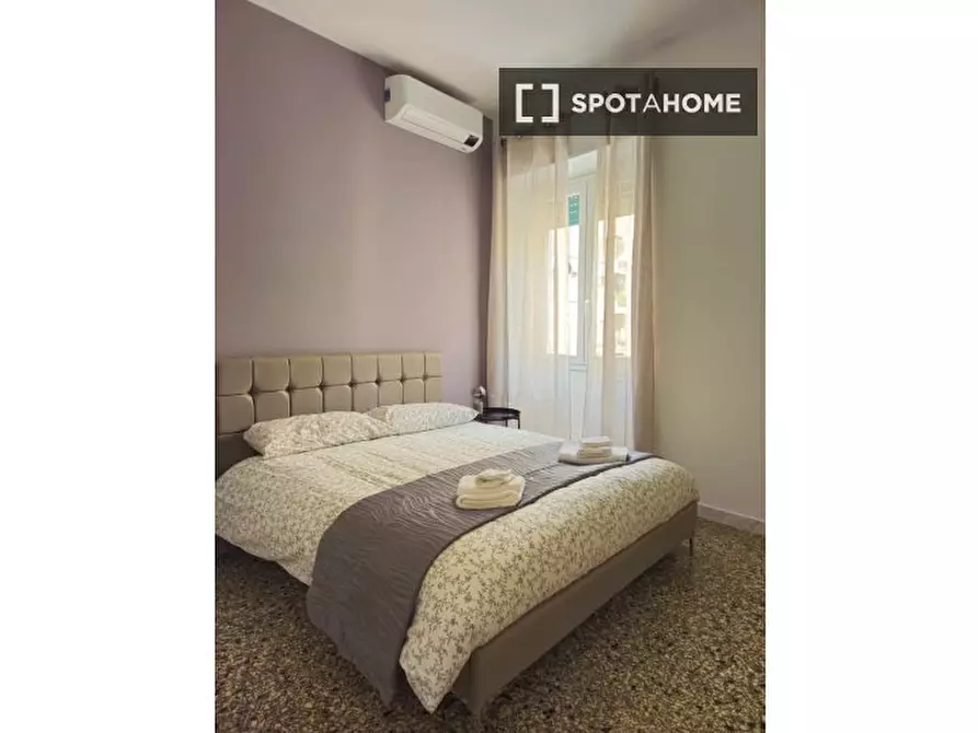 Immagine 16 di Appartamento in affitto  in Via Gian Luca Squarcialupo a Roma