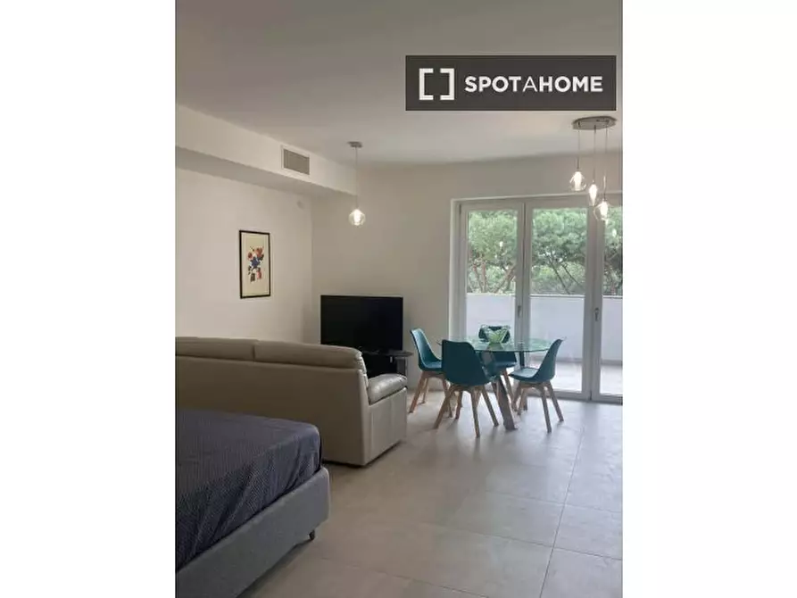 Immagine 6 di Appartamento in affitto  in Via Vitaliano Brancati a Roma