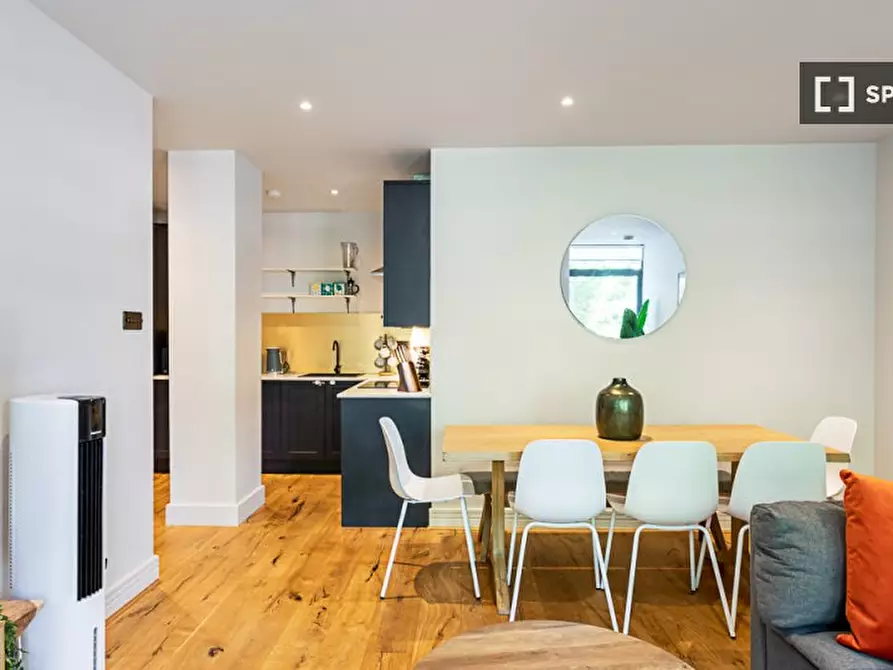 Immagine 9 di Appartamento in affitto  in Red Lion Square a Camden Town