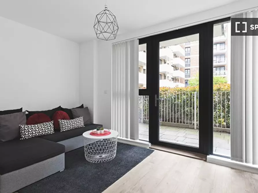 Immagine 6 di Appartamento in affitto  in Lakeside Dr a Brent