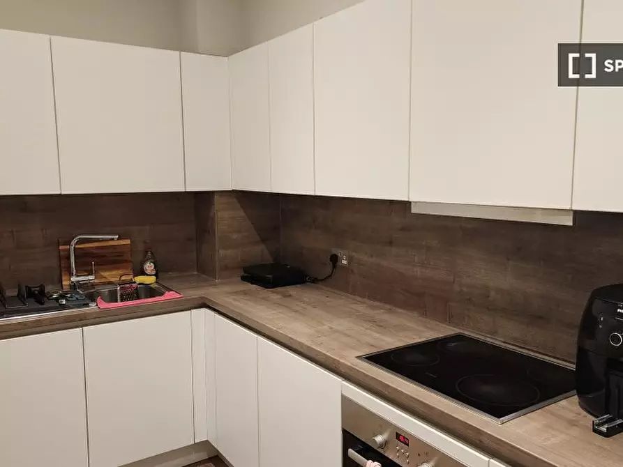 Immagine 2 di Ufficio in affitto  in Mcmillan House a Sutton
