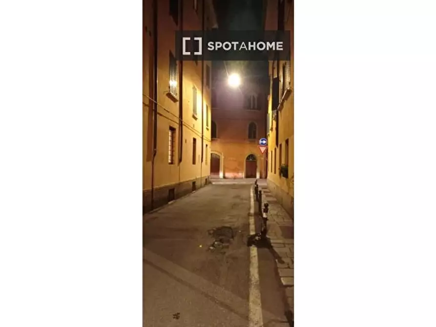 Immagine 5 di Ufficio in affitto  in Vicolo della Neve a Bologna