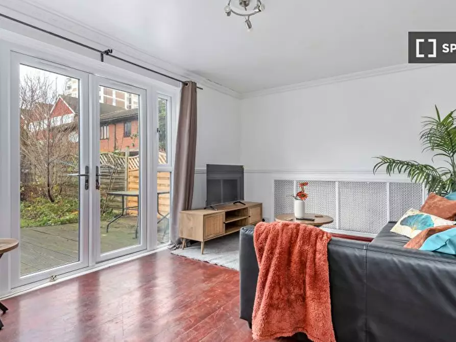 Immagine 1 di Appartamento in affitto  in Stamford Rd a Tottenham
