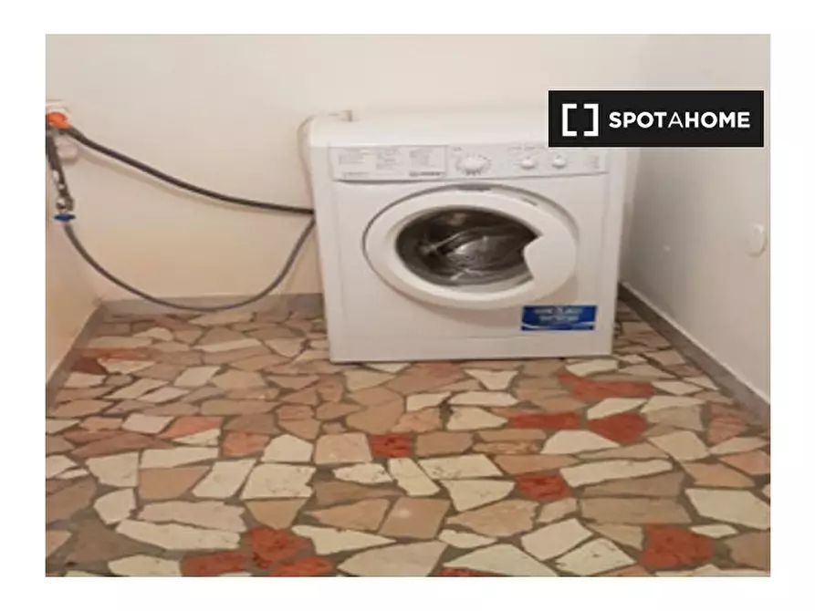 Immagine 3 di Camera condivisa in affitto  in Via Fratelli Perini a Trento