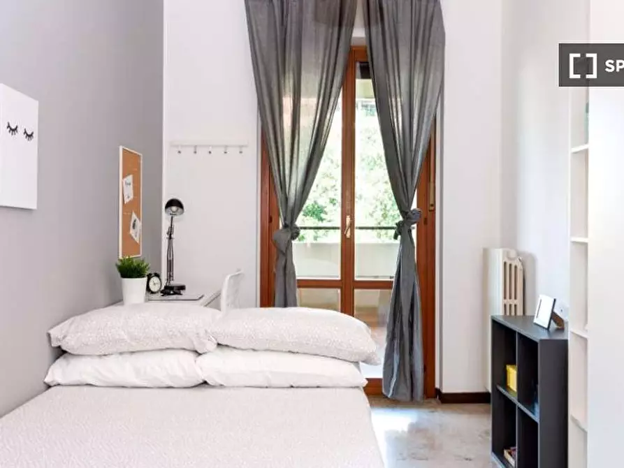 Immagine 2 di Camera condivisa in affitto  in Via fratelli Fraschini a Milano