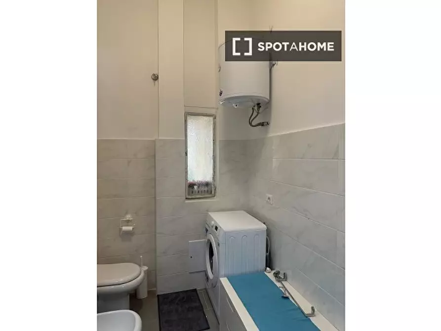 Immagine 12 di Appartamento in affitto  in Via Arezzo a Roma