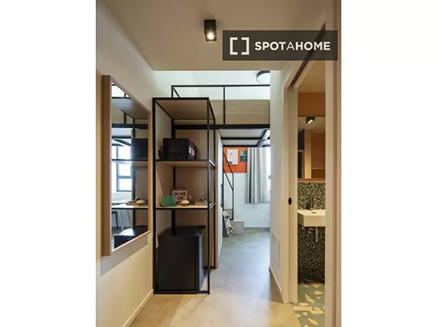 Immagine 1 di Camera condivisa in affitto  in Corso Novara a Torino