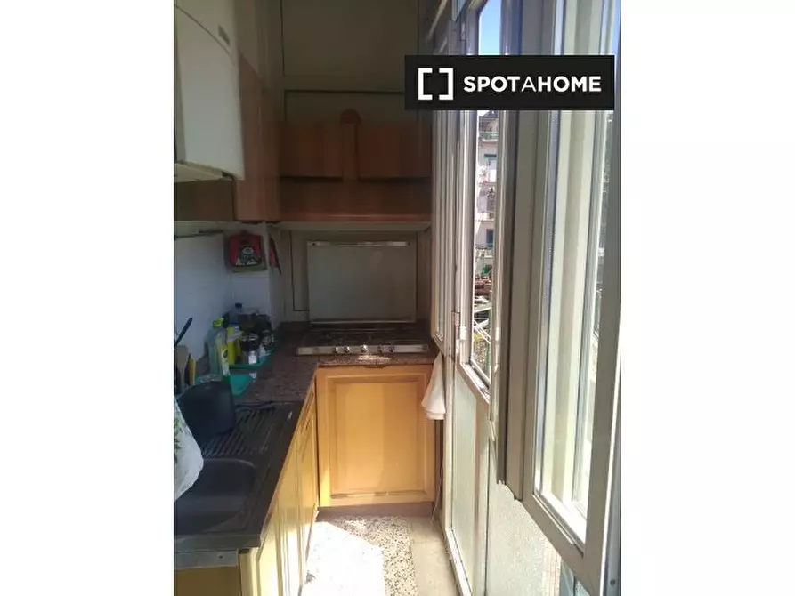 Immagine 3 di Camera condivisa in affitto  in Via Marchese Giuseppe Palmieri a Napoli
