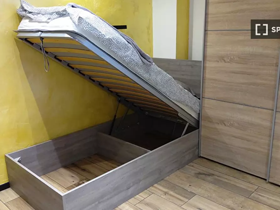 Immagine 8 di Camera condivisa in affitto  in Via Sesia a Torino