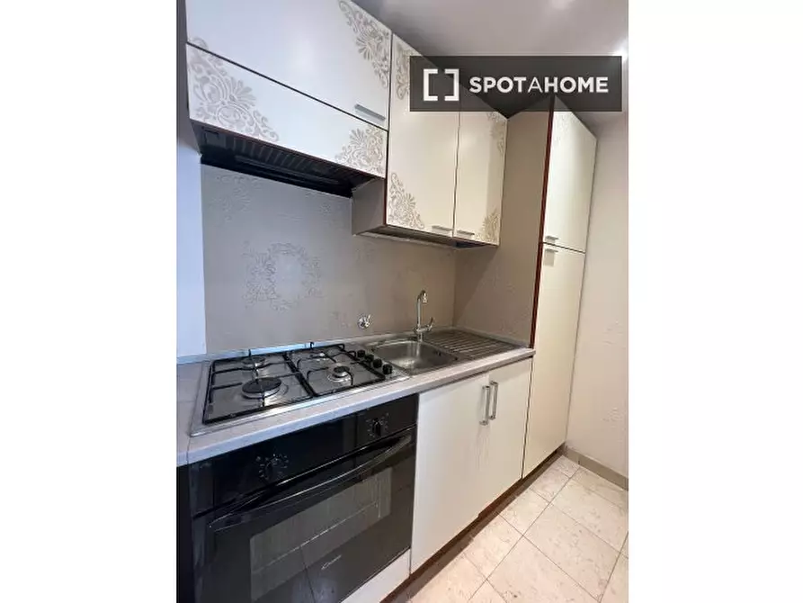Immagine 8 di Appartamento in affitto  in Via dei Campani a Roma