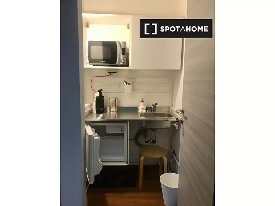 Immagine 11 di Ufficio in affitto  in Via Numa Pompilio a Milano