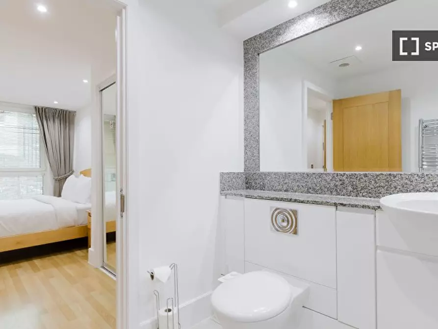 Immagine 13 di Appartamento in affitto  in St George Wharf a Lambeth