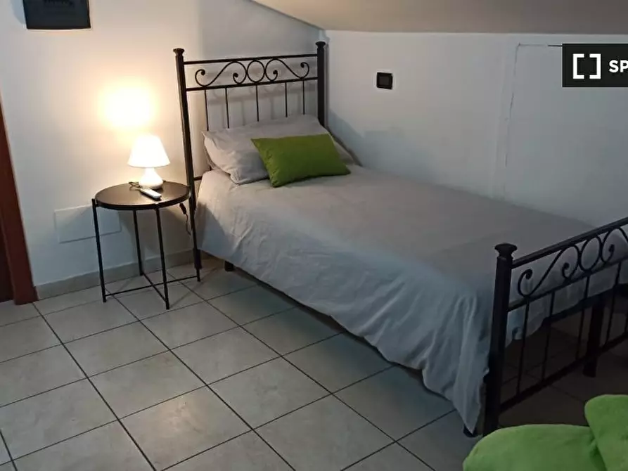 Immagine 3 di Camera condivisa in affitto  in Via Fraconalto a Roma