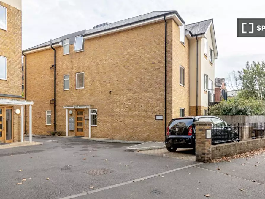 Immagine 6 di Appartamento in affitto  in Maple Rd a Kingston Upon Thames