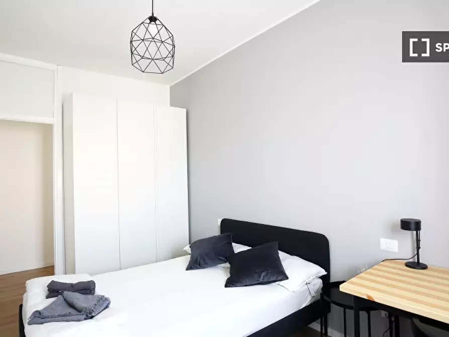 Immagine 2 di Camera condivisa in affitto  in Via Benjamin Constant a Milano