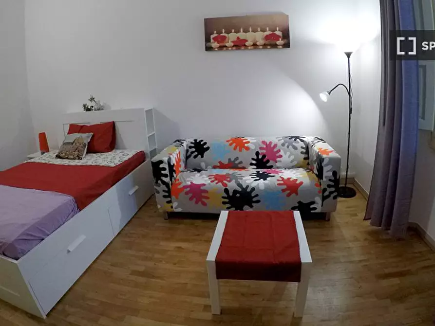 Immagine 6 di Camera condivisa in affitto  in Via Montebello a Firenze