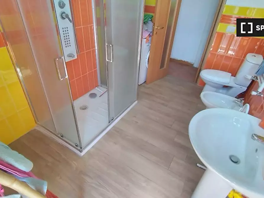 Immagine 5 di Camera condivisa in affitto  in Via S. Arcangelo a Baiano a Napoli