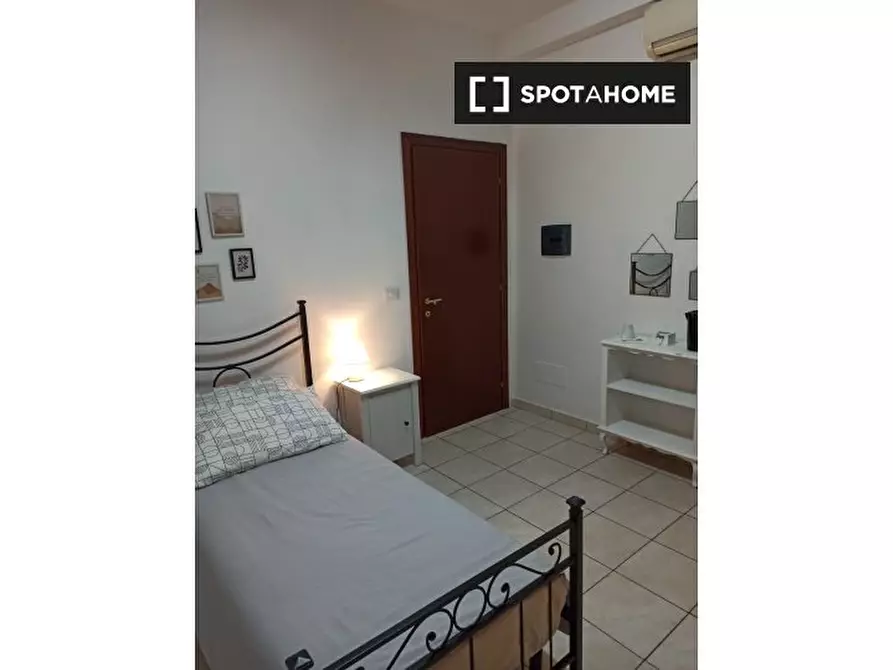 Immagine 8 di Camera condivisa in affitto  in Via Fraconalto a Roma