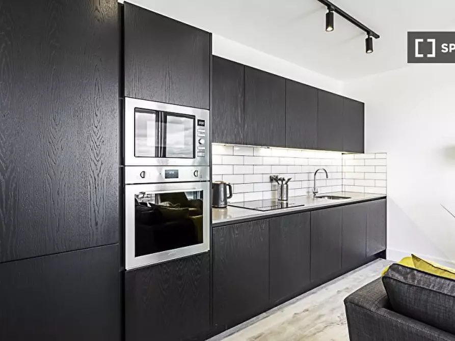 Immagine 10 di Appartamento in affitto  in Icon Tower a Ealing