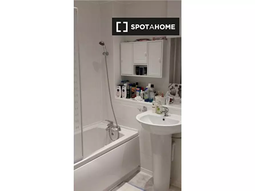 Immagine 7 di Camera condivisa in affitto  in Courtenay Gardens a 