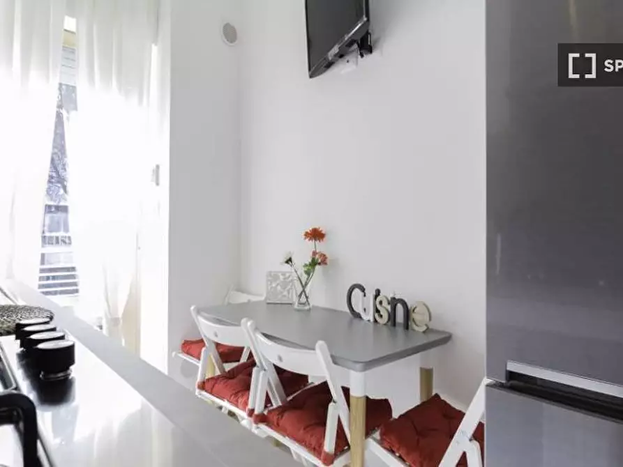 Immagine 11 di Camera condivisa in affitto  in Via Fiume delle Perle a Roma