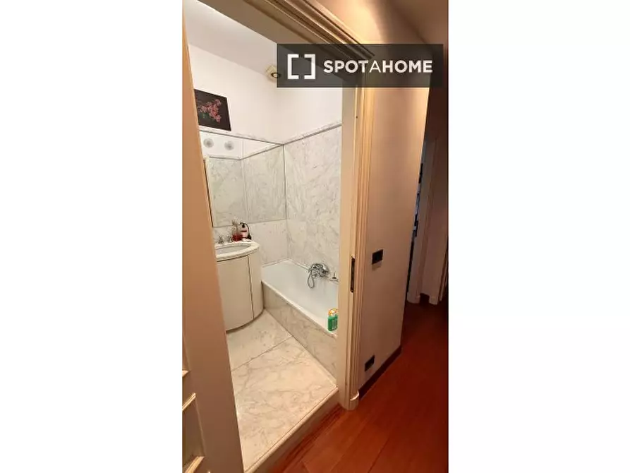 Immagine 9 di Appartamento in affitto  in Via Miramare a Genova