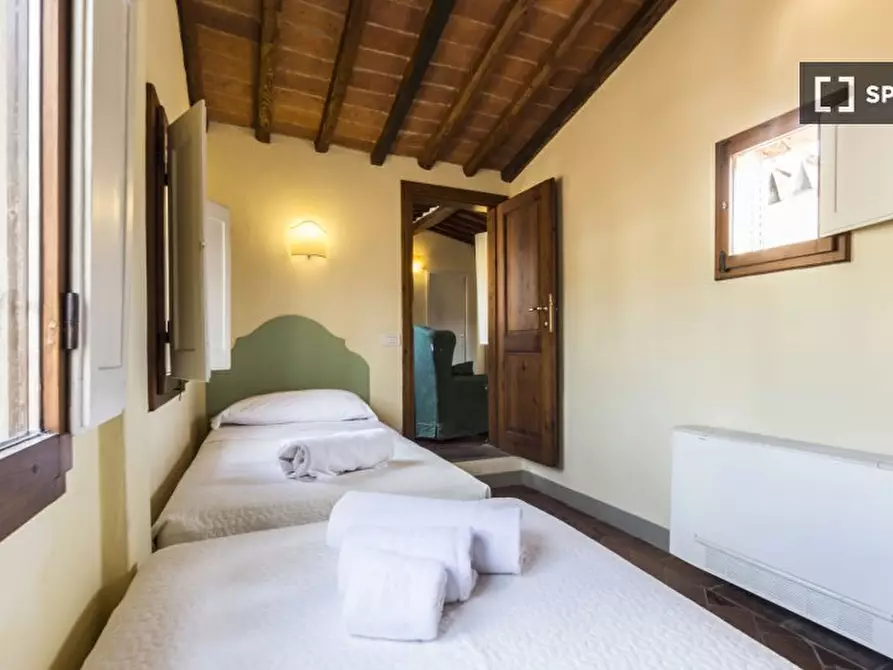 Immagine 13 di Appartamento in affitto  in Piazza di Santa Croce a Firenze