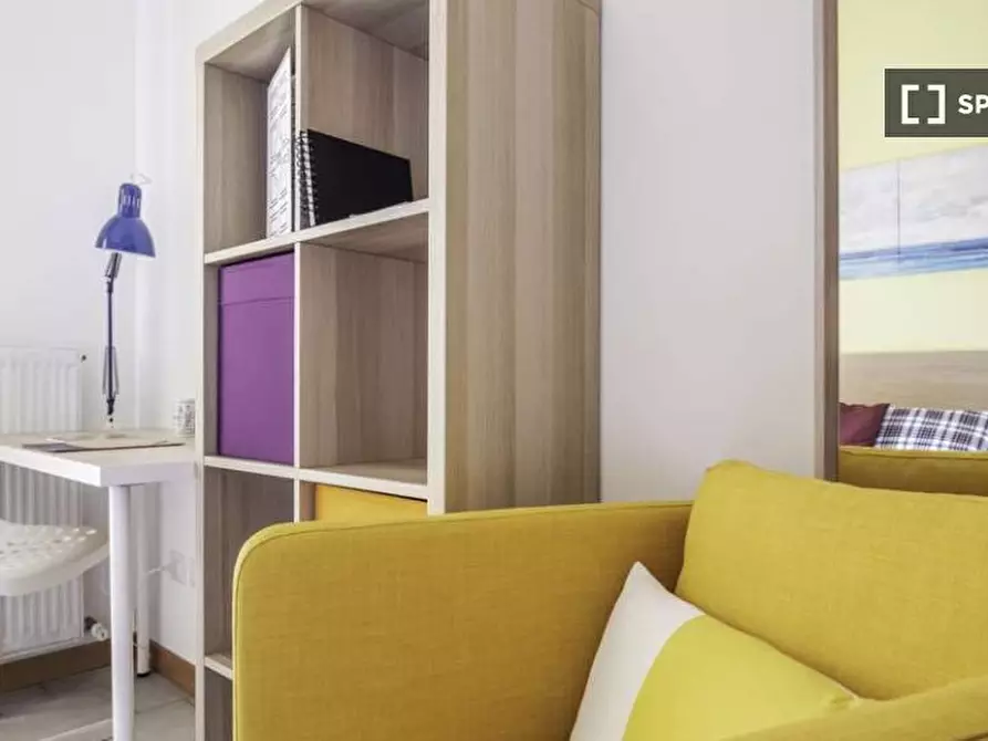 Immagine 6 di Camera condivisa in affitto  in Via Fiume delle Perle a Roma