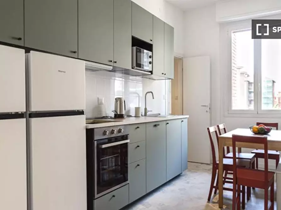 Immagine 10 di Camera condivisa in affitto  in Via Lorenteggio a Milano