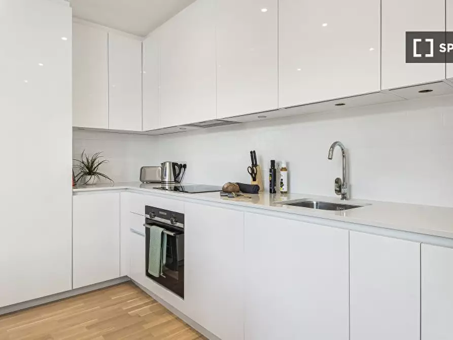 Immagine 2 di Appartamento in affitto  in Queens Rd a 