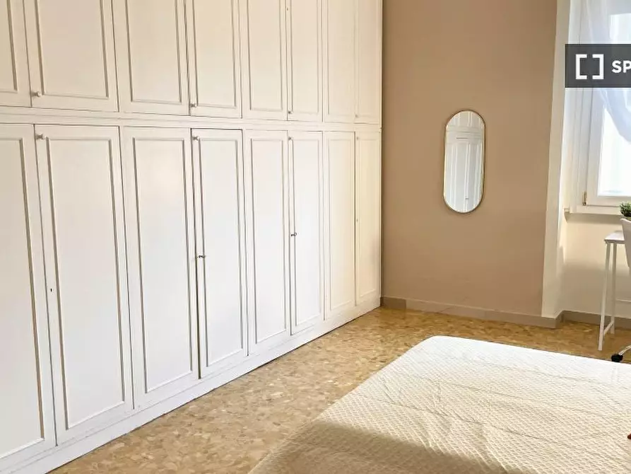 Immagine 4 di Camera condivisa in affitto  in LUNGARNO VESPUCCI a Firenze