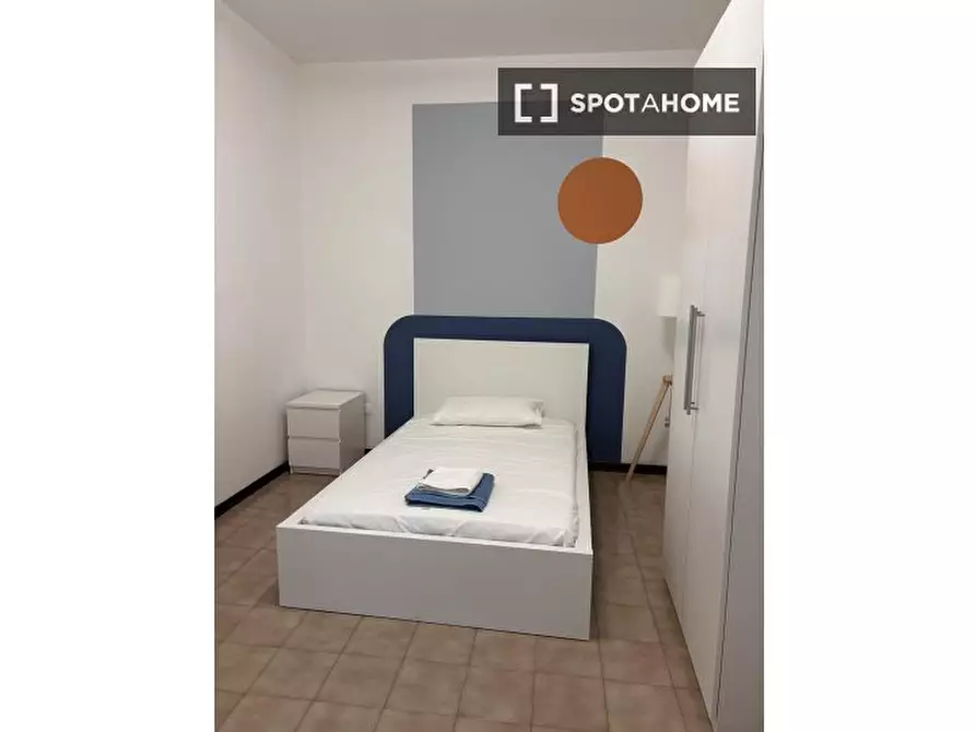 Immagine 1 di Camera condivisa in affitto  in del Risorgimento/a a Brescia