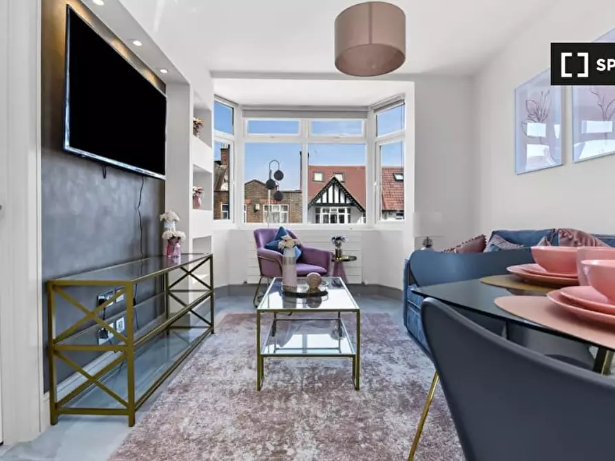 Immagine 6 di Appartamento in affitto  in Flat Goldman House - 122 Wembley Park drive HA9 8HP a Brent
