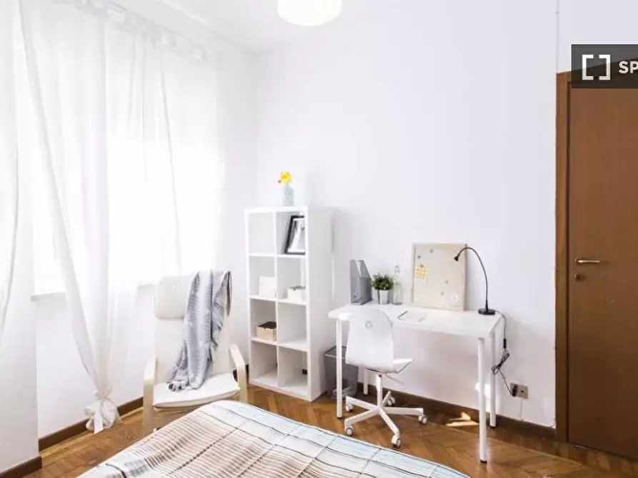 Immagine 1 di Camera condivisa in affitto  in Via Moncalvo a Milano