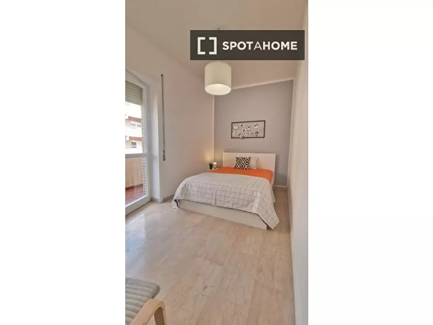 Immagine 2 di Camera condivisa in affitto  in Lungotevere di Pietra Papa a Roma