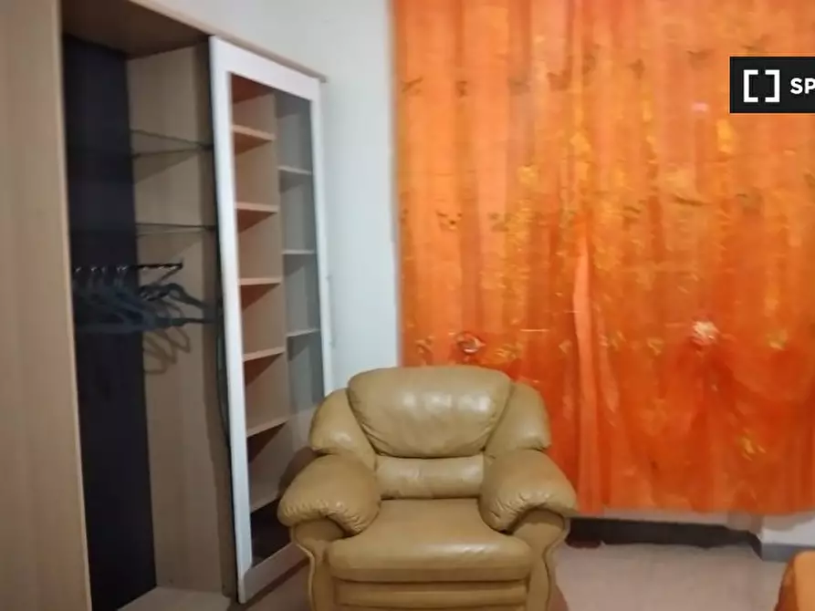 Immagine 2 di Camera condivisa in affitto  in Via Milazzo a Roma