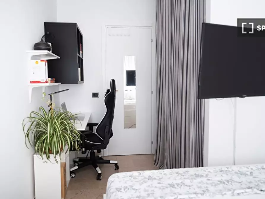 Immagine 16 di Camera condivisa in affitto  in Viale Papiniano a Milano