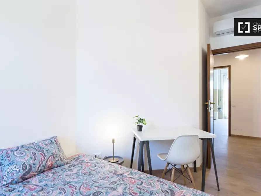 Immagine 2 di Camera condivisa in affitto  in Via Donatello a Milano