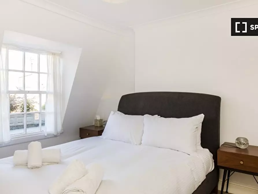 Immagine 10 di Appartamento in affitto  in a Ledbury Mews North a Kensington