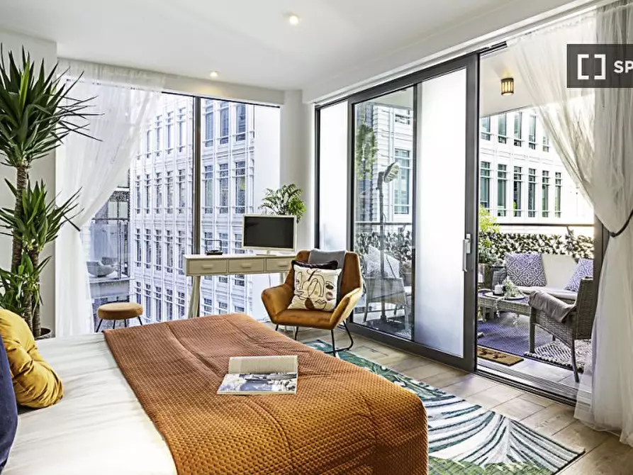 Immagine 1 di Ufficio in affitto  in Central Saint Giles Piazza a Camden Town