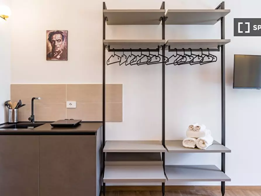 Immagine 6 di Appartamento in affitto  in Via Santa Teresa degli Scalzi a Napoli