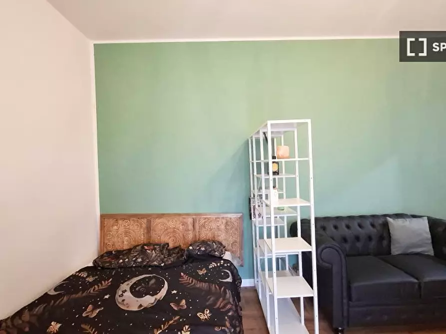 Immagine 6 di Ufficio in affitto  in Via Benigno Crespi a Roma
