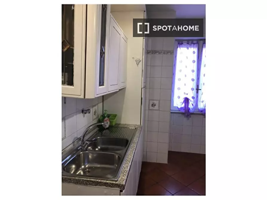 Immagine 18 di Camera condivisa in affitto  in Via Appia Nuova a Roma