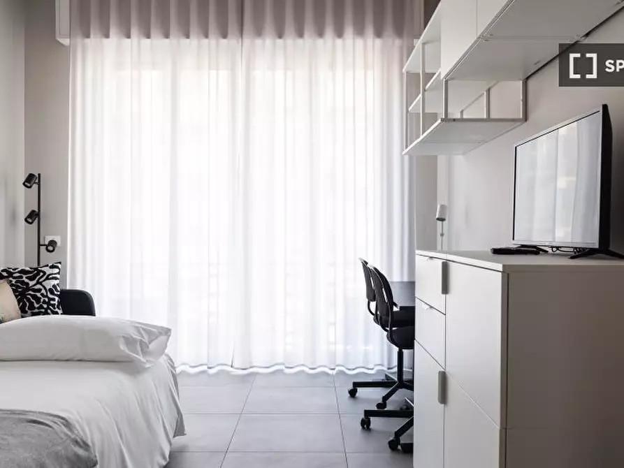 Immagine 1 di Appartamento in affitto  in Via Antonio Bazzini a Milano