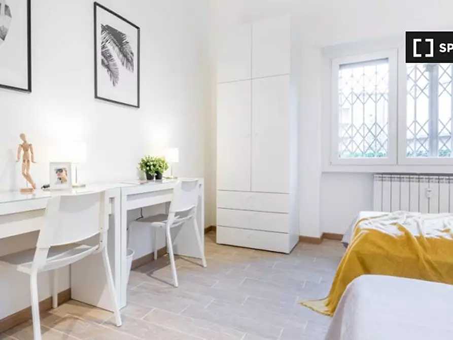 Immagine 2 di Camera condivisa in affitto  in Via delle Genziane a Milano