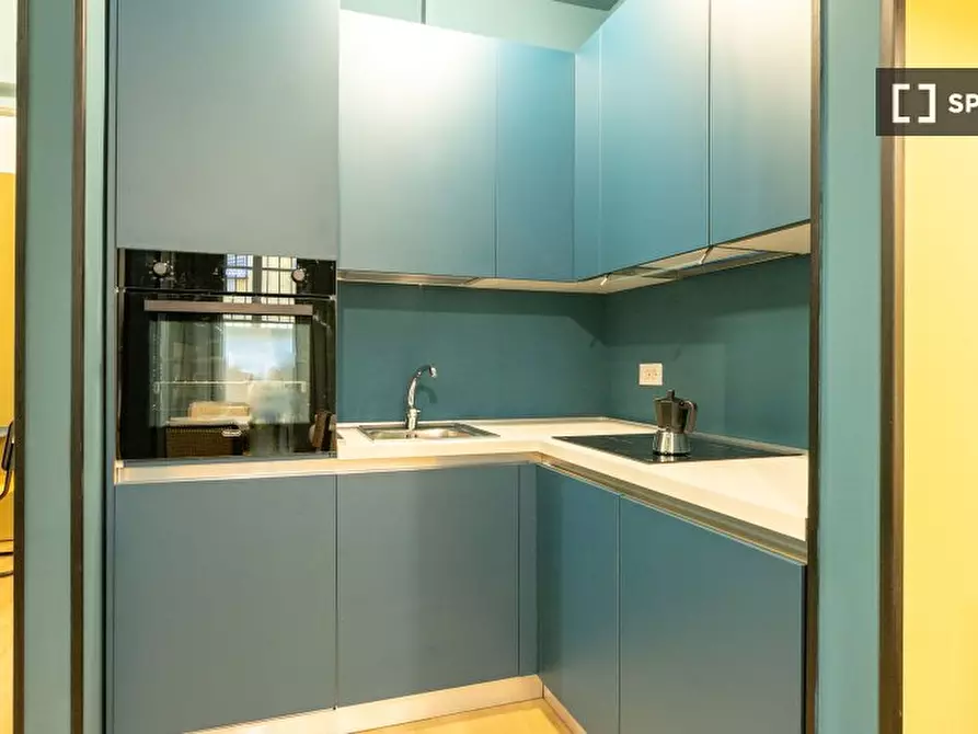 Immagine 5 di Ufficio in affitto  in Via Borromei a Milano